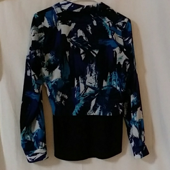 Button up blouse - Picture 3 of 3